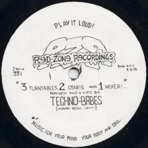 Techno-Babes – 3 Turntables 2 Otaris And 1 Mixer!...