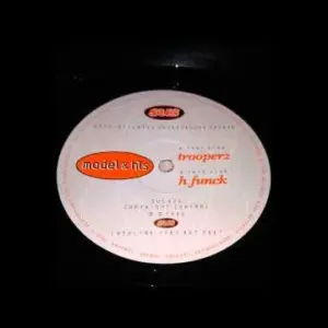 Model & HLS – Trooperz / H Funck