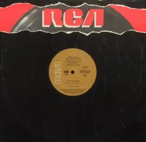 Daryl Hall & John Oates – Out Of Touch