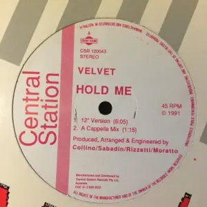 Velvet (2) – Hold Me