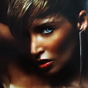Dannii Minogue – Put The Needle On It