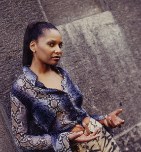 Simone Jay