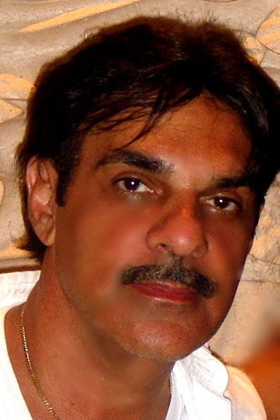 Elton Farokh Ahi