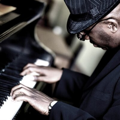 Wayne Brown (10)
