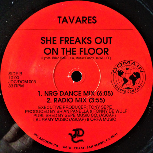 She Freaks Out On The Floor - Secondary image