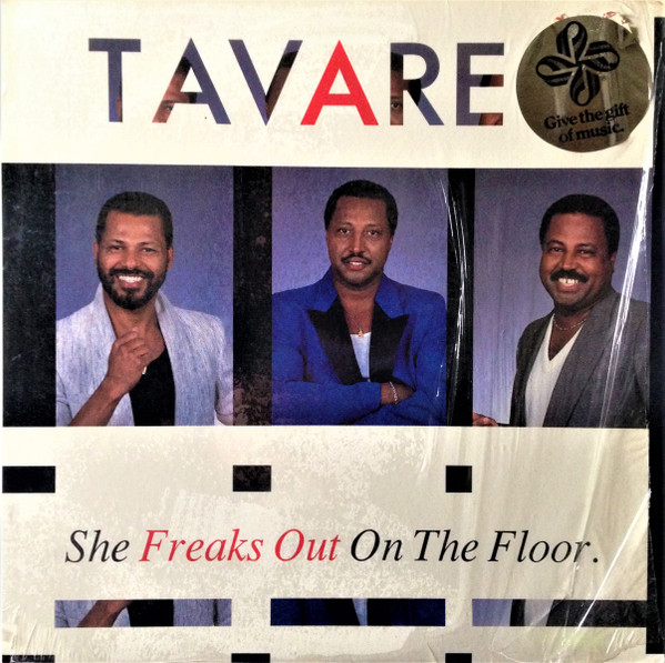 She Freaks Out On The Floor